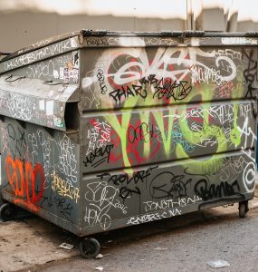 A dumpster in NYC | The 3 R’s Of Food Waste.
